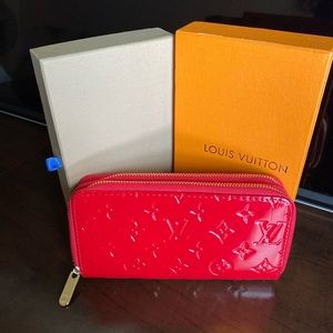 Spacious LV Essential Double side Wallet
